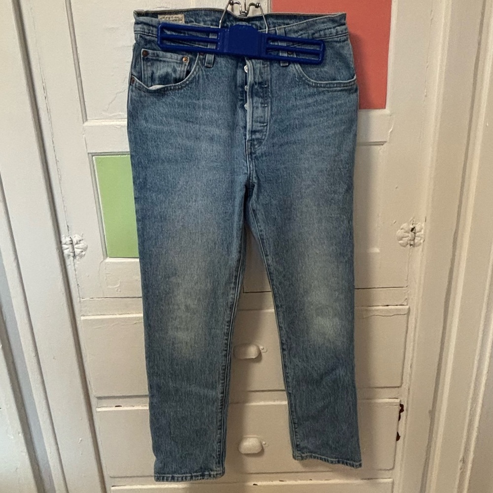 Levi 501 denim jeans light wash 28